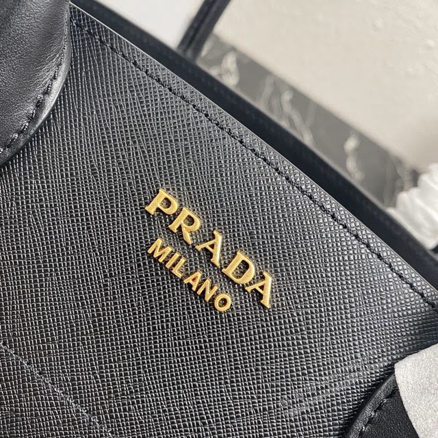 prada錢包 普拉達專櫃最新爆款長錢包 1ML506 prada女士單拉鏈錢包  pyd2215